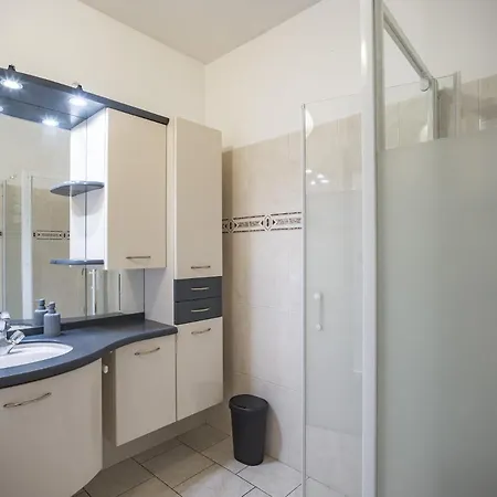 Apartment Le Logis De L'arc - 5min Hypercentre - Max 6 Personnes